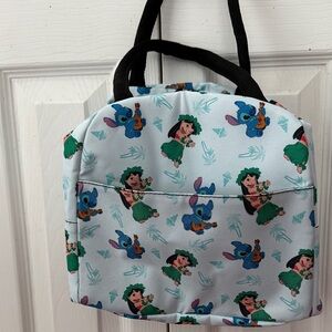 Stitch insulated lunch bag.
